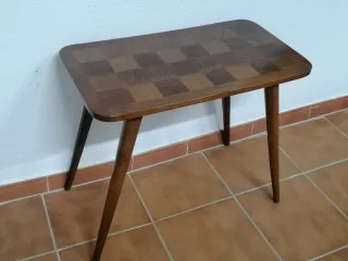 Mesita auxiliar estilo Mid Century