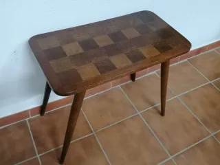 Mesita auxiliar estilo Mid Century