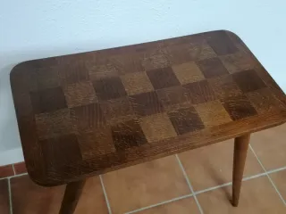 Mesita auxiliar estilo Mid Century