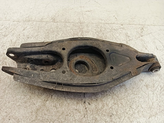BRAZO SUSPENSION SUPERIOR TRASERO DERECHO MERCEDE