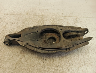 BRAZO SUSPENSION SUPERIOR TRASERO DERECHO MERCEDE