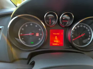 Opel Astra 2012