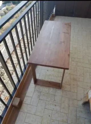 Mesa de madera rústoca