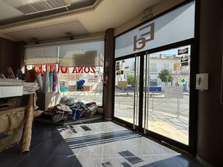 Local comercial en alquiler en Zona Hispanidad-Vivar Téllez en Vélez-Málaga