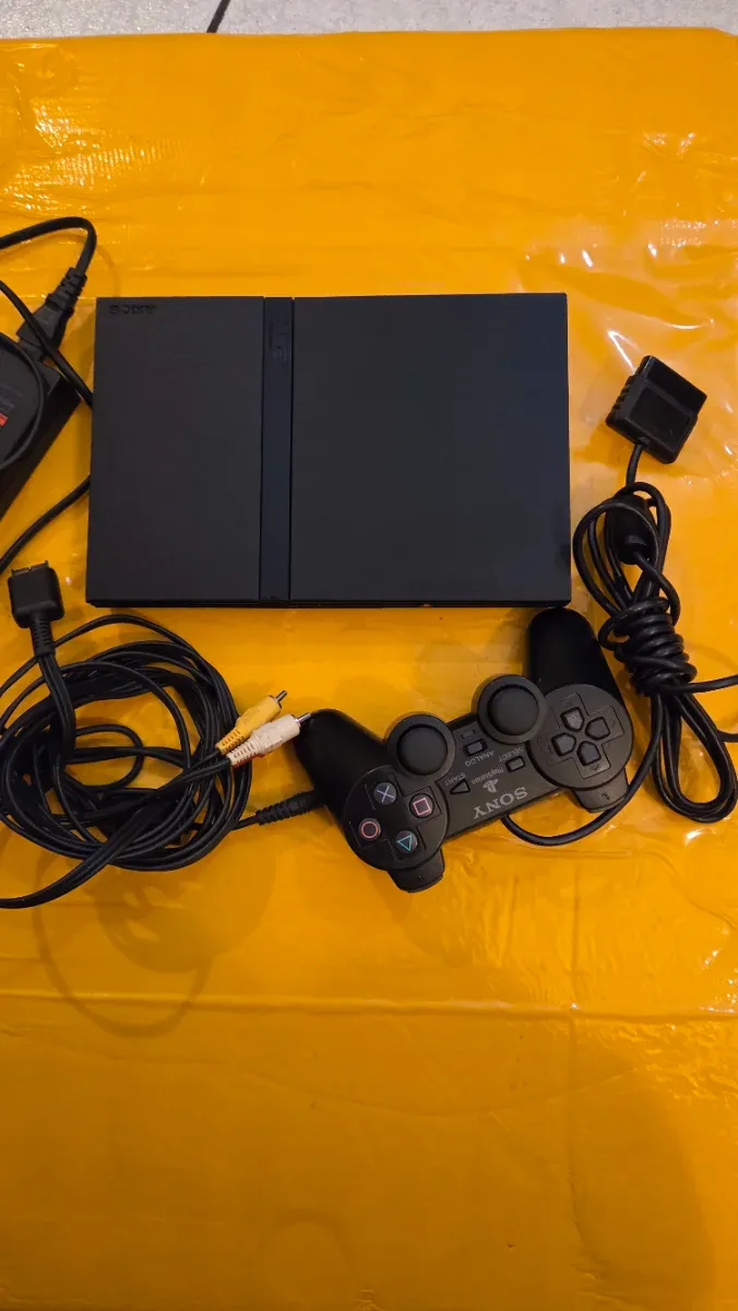 PlayStation 2 Slim Negra Completa