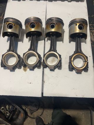 Pistones y bielas Seat 903cc