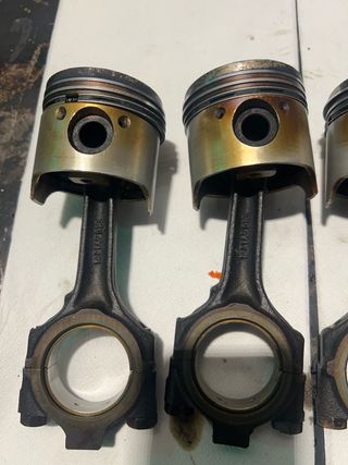 Pistones y bielas Seat 903cc