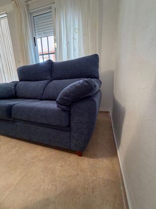Sofá biplaza azul de tela