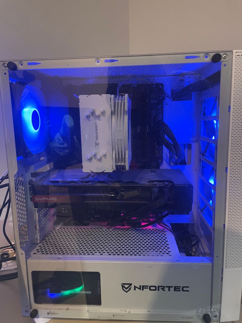 PC Gaming Ryzen 7 + RX 7800 XT 32GB RAM 1TB SSD