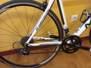 Bicicleta de carretera MMR de carbono