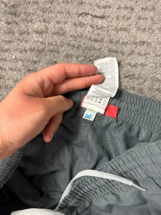 ¡¡OFERTA!! Talla S Pantalón Puma Impermeable Gris