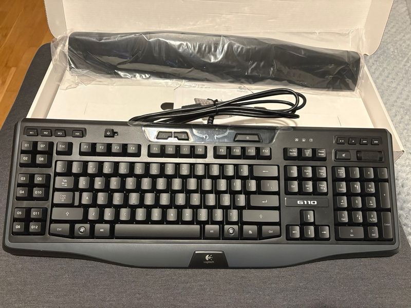 Teclado Logitech G110 Gaming a estrenar afbeelding 2