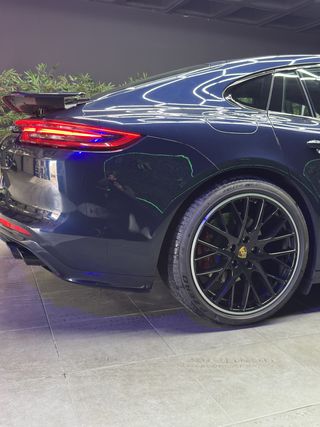 Porsche Panamera 4 E-Hybrid Executive