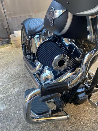 Harley Davidson Fat Boy Negra y Plata