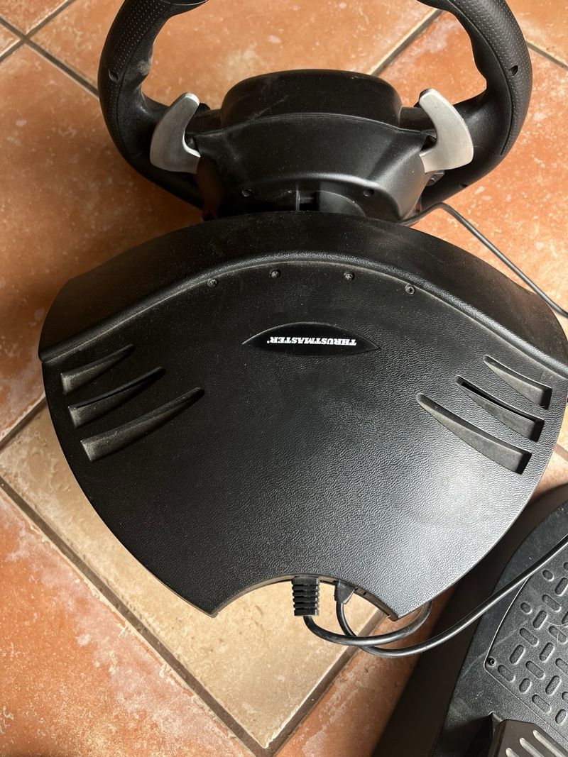 Volante con  pedales PS4/PS5/PC afbeelding 4