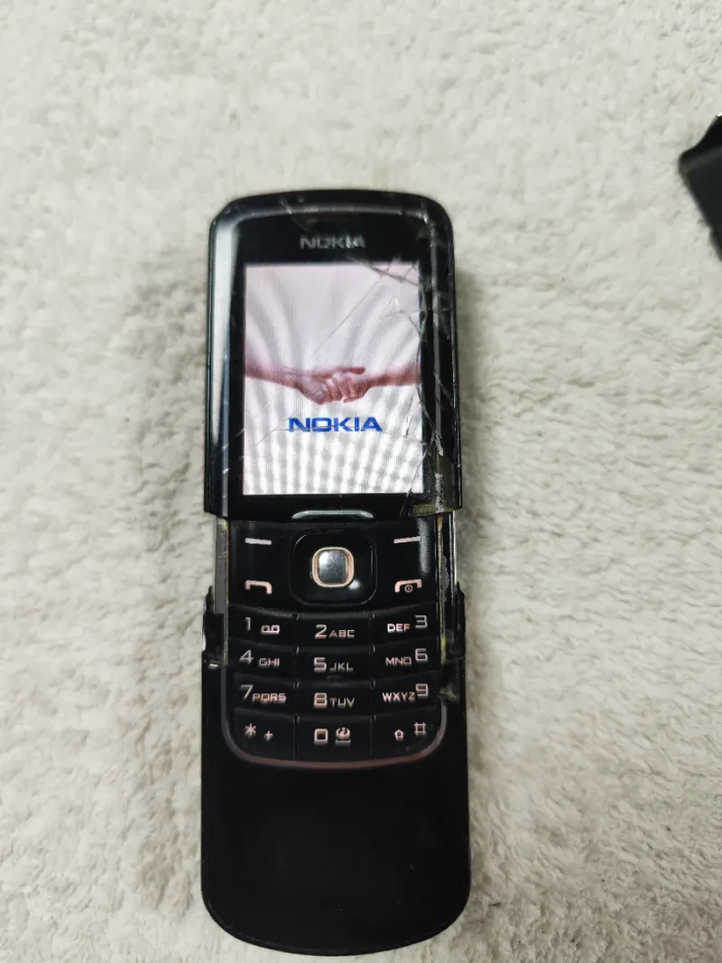 Nokia 8600d Negro
