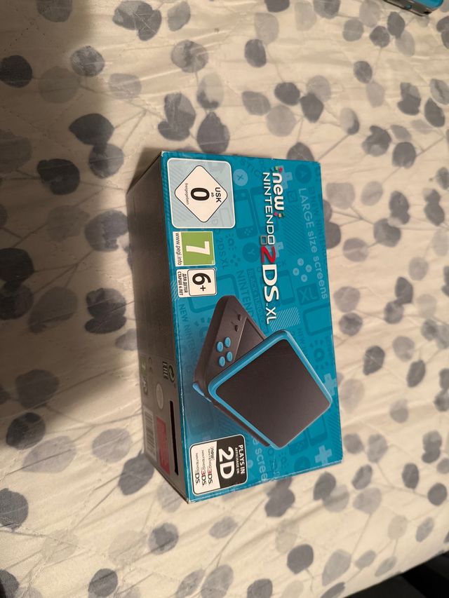 New Nintendo 2DS XL + Micro SD 32GB
