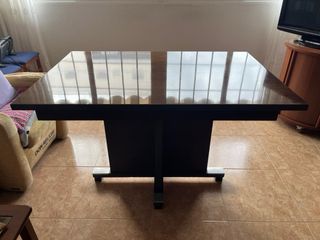 Mesa de comedor extensible marrón oscuro