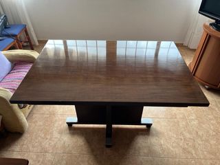 Mesa de comedor extensible marrón oscuro