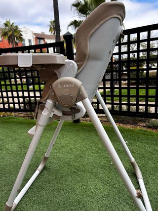 Trona de Jane . Modelo Mila