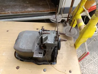 Máquina rematadora de alfombras