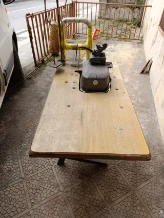 Máquina rematadora de alfombras