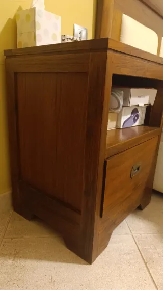 Cabezal de cama + 2 mesitas de noche