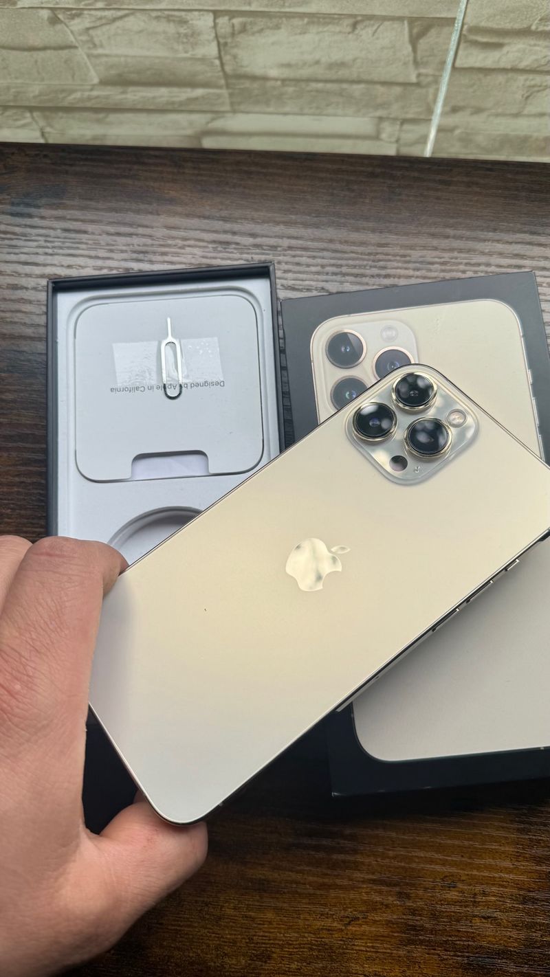iPhone 13 Pro Max Dorado