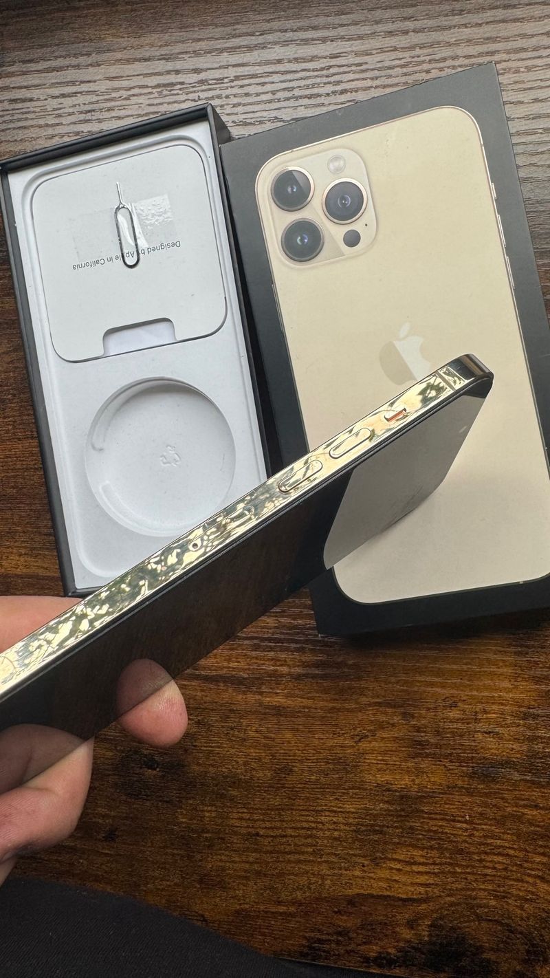 iPhone 13 Pro Max Dorado afbeelding 2