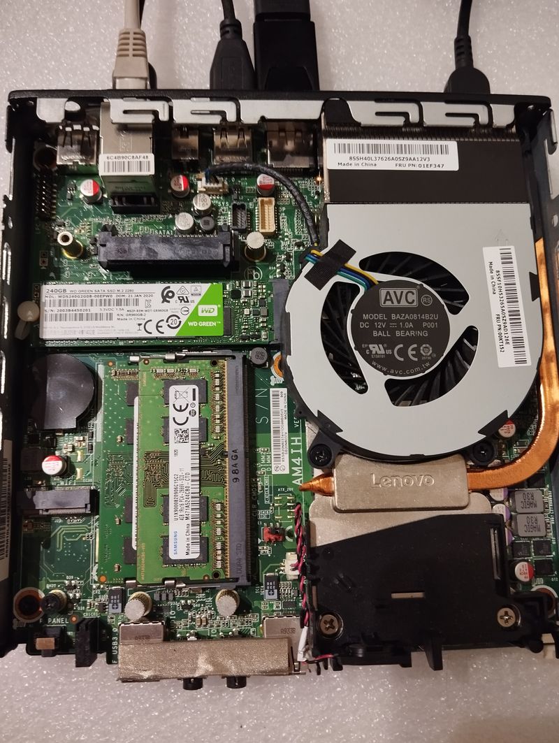 Mini PC Lenovo M715q Ryzen 5 2400GE afbeelding 3