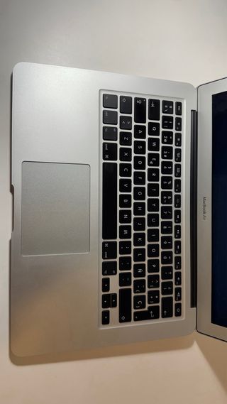 Macbook Air 13 Plata incluye cargador original