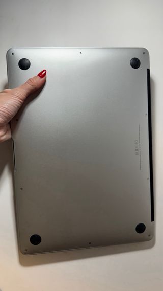 Macbook Air 13 Plata incluye cargador original