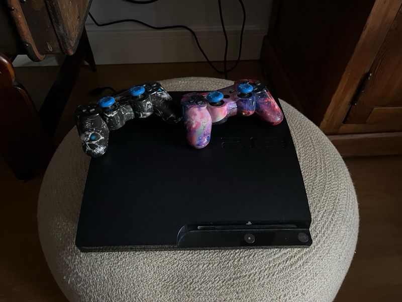 Consola PS3 + 2 Mandos Personalizados afbeelding 2