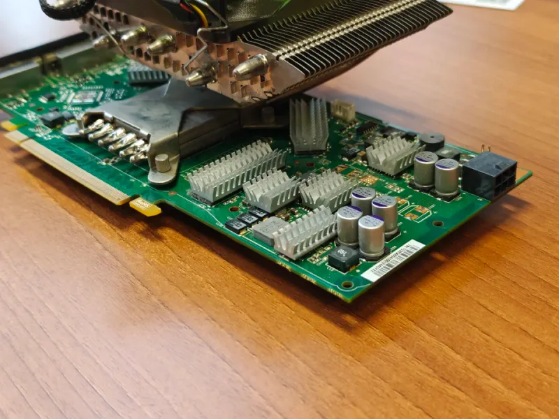 Gráfica 8800GT con disipador Thermalright HR-03 GT afbeelding 2