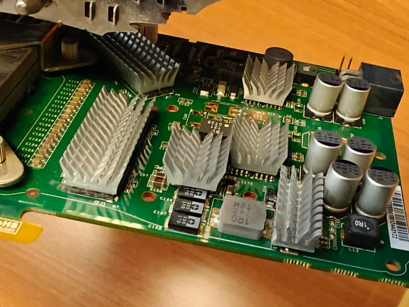 Gráfica 8800GT con disipador Thermalright HR-03 GT afbeelding 5