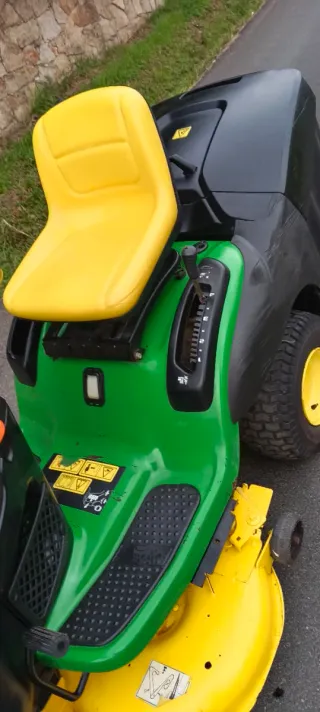 Cortacésped John Deere X130R 18cv Profesional