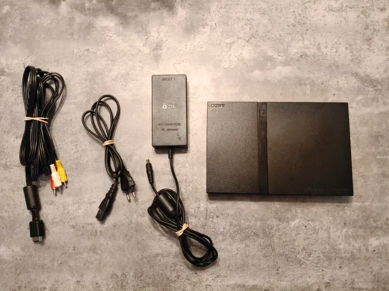 Consola PS2 Slim Negra + Cables (falta mando)