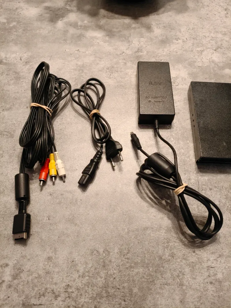 Consola PS2 Slim Negra + Cables (falta mando) afbeelding 4