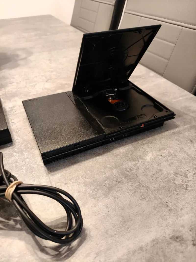 Consola PS2 Slim Negra + Cables (falta mando) afbeelding 5