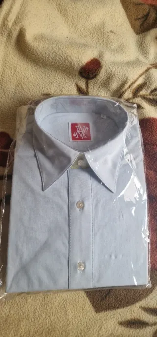 Vendo Camisas de vestir en varios colores y tallas