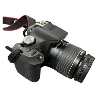 Cámara Canon EOS 2000D + Objetivo 18-55mm