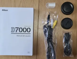 Cámara Nikon D7000 + 18-105mm + macro + mando