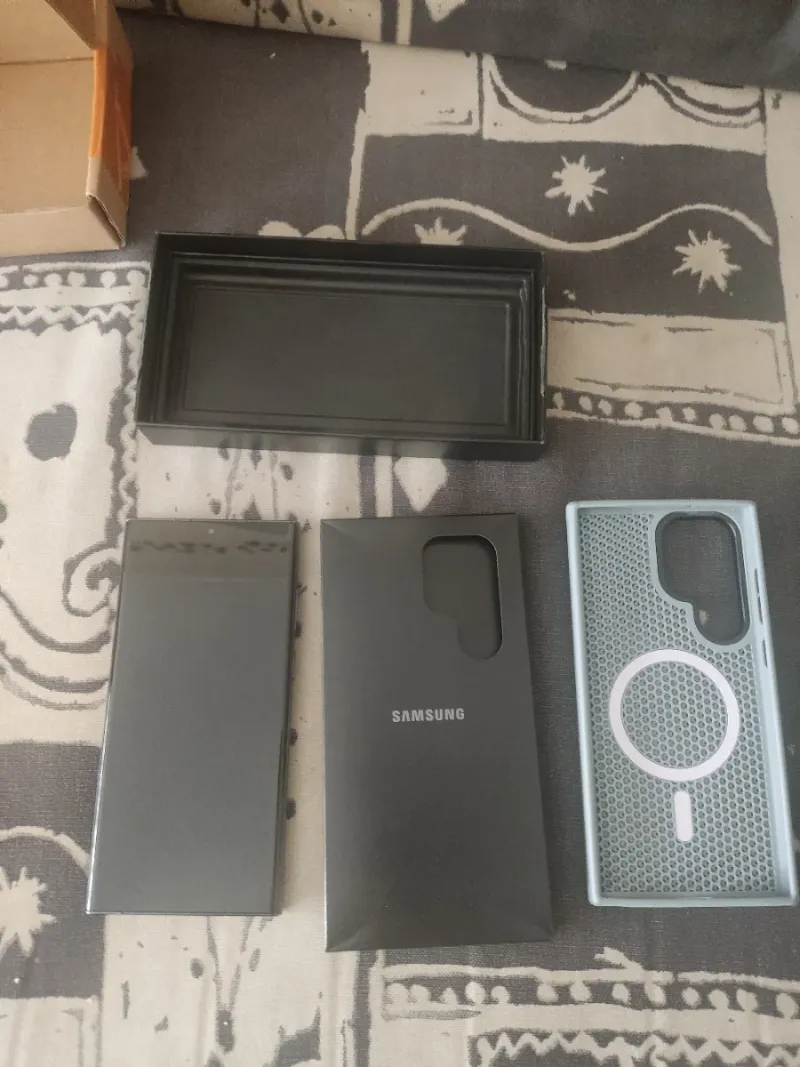 Samsung Galaxy S23 Ultra 5G + Funda y Caja.