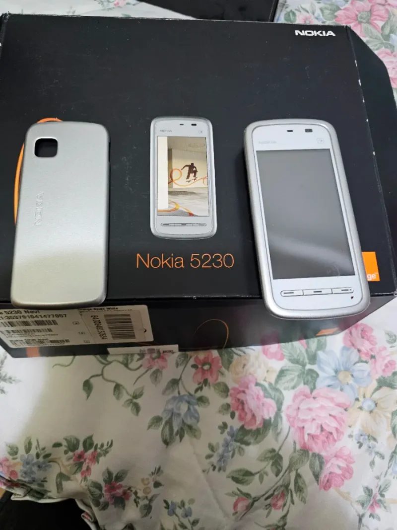 Nokia 5230 Navi Rojo y Plateado afbeelding 2