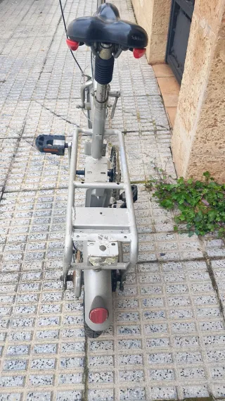 Bicicleta Eléctrica Plegable Plata trend line