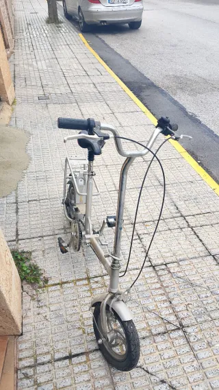 Bicicleta Eléctrica Plegable Plata trend line