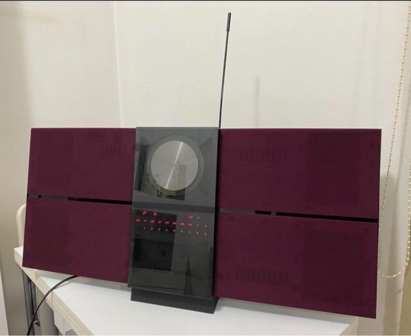 Bang & Olufsen Beosound Century Morado