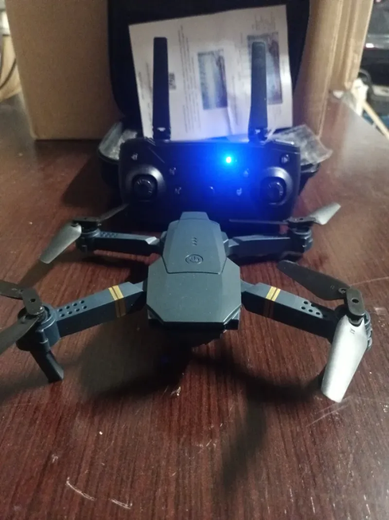 Mini Dron Negro y Dorado