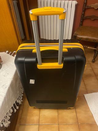 Maleta grande de plástico duro