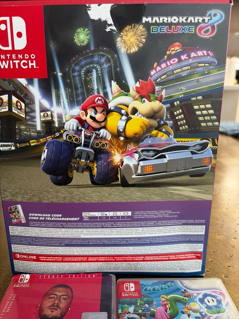 Nintendo Switch OLED + Mario Kart 8 Deluxe afbeelding 2